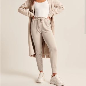 A&F soft jogger